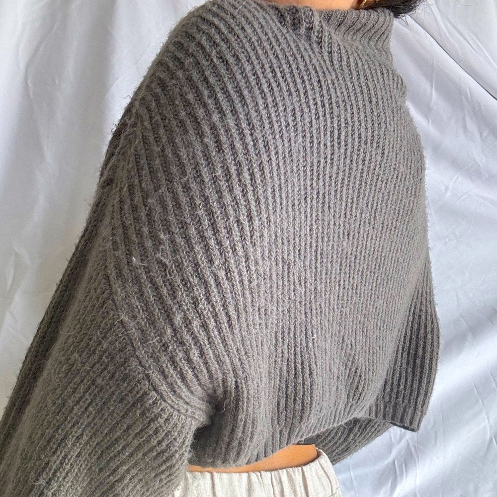 Misguided Grey Oversized Cropped Knit Pullover - Picture 3 of 5